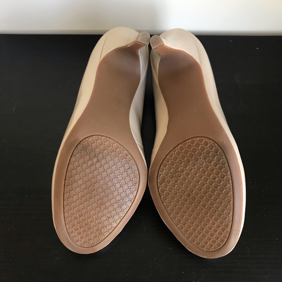 Jessica Simpson Oscar Pumps - Picture 6 of 7